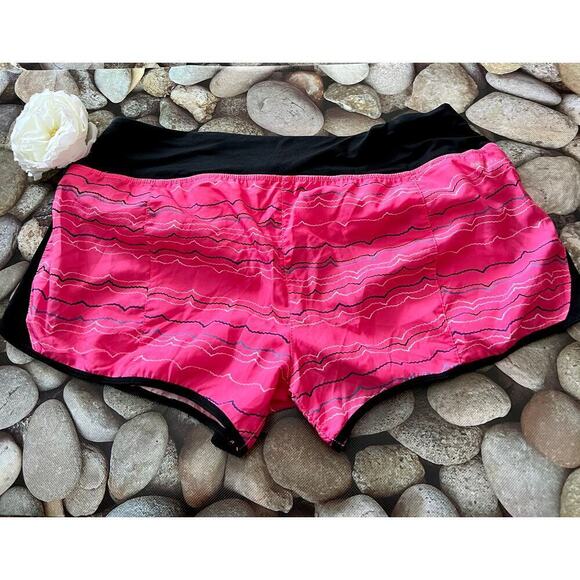 Nike Pants - NIKE ATHLETIC SHORTS